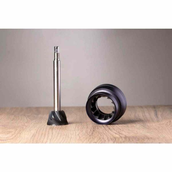 Moedor de café dobrável 1Zpresso J-Ultra, cinza ferro para cafés impecáveis ​​a qualquer momento. Ideal para os amantes de café exigentes.