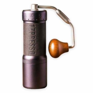 Moedor de café dobrável 1Zpresso J-Ultra, cinza ferro para os amantes de café exigentes. Eficiente e compacto para moer café fresco.