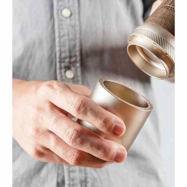 Moedor de café portátil Zpresso K-Ultra dobrável, ideal para amantes de café exigentes. Aproveite o sabor fresco em qualquer lugar!