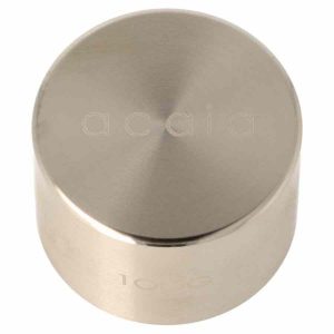 Peso de calibração de 100 g da marca Acaia para precisão máxima na sua medição. Ideal para uso profissional e doméstico. Garanta o seu agora!
