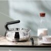Chaleira Alessi AC100 Bulbul 2,5 l em aço inoxidável de alta qualidade para cozinha. Elegante e funcional para infusão de chá. Compre agora!
