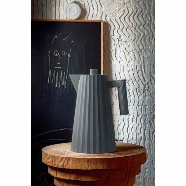 Chaleira Elétrica Alessi MDL06 Plissé 1,7 l - Design moderno e elegante para a sua cozinha. Desfrute de água quente rapidamente!