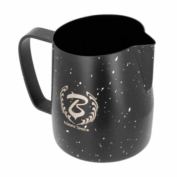 Jarro de leite Barista Space 450 ml, Star Night, elegante e prático para espumar o leite. Acessório premium para baristas exigentes. Compre online agora!