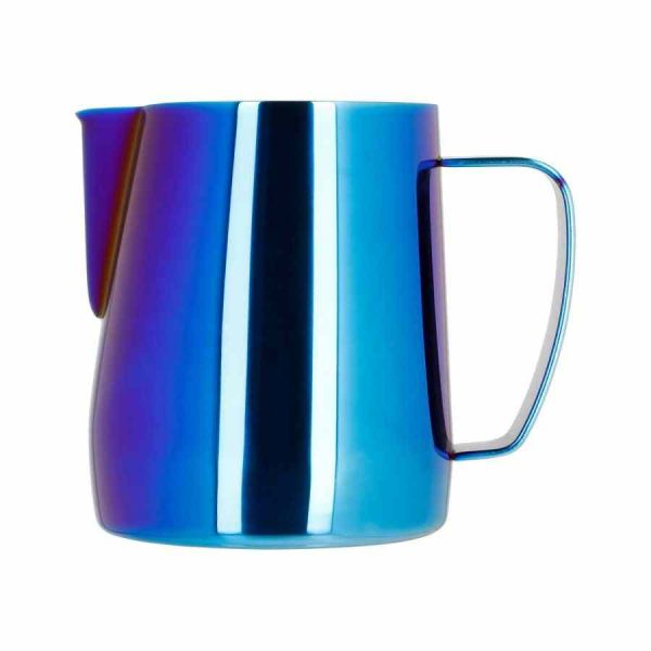 Jarra de leite Barista Space azul, ferramenta essencial para arte latte. Compre agora esta jarra de alta qualidade para preparar deliciosas bebidas. Aproveite!