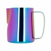 Jarra de leite Barista Space em aço inoxidável, design arco-íris para latte art. Perfeito para baristas profissionais. Compre online!