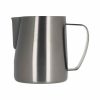 Jarra de leite Barista Space em titânio preto para espumar o leite - Acessório de barista premium para café.