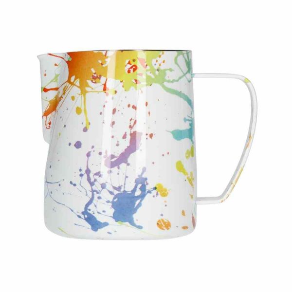 Fotografia de alta qualidade da elegante Jarra de Leite Barista Space Splash para latte art profissional. Ideal para especialistas em café. Compre online!