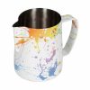 Jarra de leite Barista Space Splash: utensílio essencial para espumar leite e criar café perfeito. Adquira já esta jarra de qualidade premium!