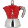 Máquina de café vermelha Bialetti Moka para fogão de indução, elegância e qualidade para seu café diário.
