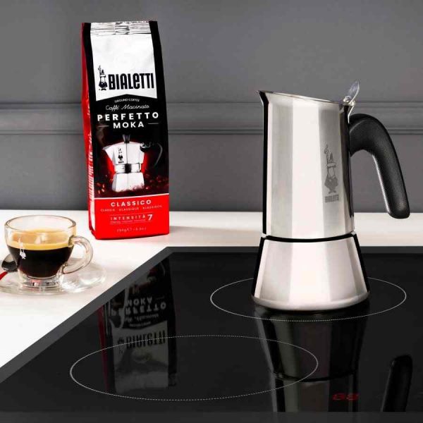 Máquina de café expresso de alta qualidade Bialetti Venus - Prepare café incrível com o conforto do seu fogão. Ideal para os amantes de café exigentes.