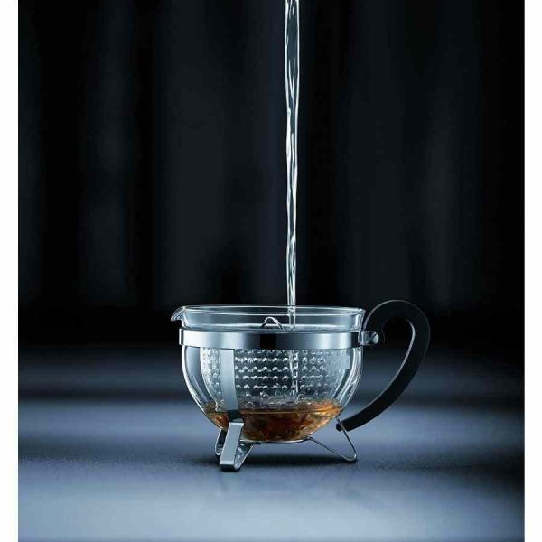 Luxuoso Bule Bodum Chambord 1,0 l para chá, elegância e qualidade em cada detalhe. Perfeito para apreciar um chá quente em grande estilo. Encomende já!