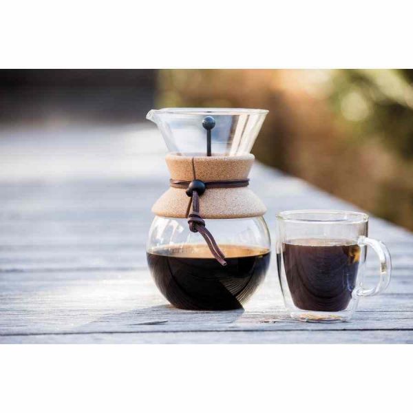 Jarro Bodum Pour Over para café em filtro, capacidade 1500 ml, ideal para 12 xícaras. Desfrute de café fresco em casa.