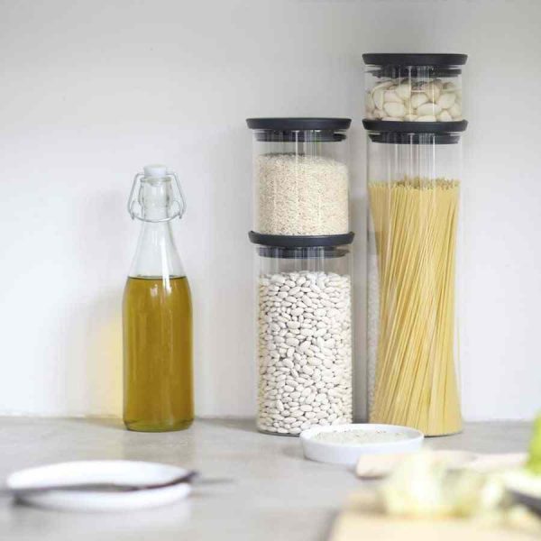 Frasco de vidro empilhável Brabantia com tampa cinza - Ideal para armazenamento organizado na sua casa. Qualidade premium e design sofisticado.
