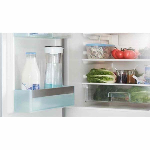 Jarra Mind Brita Fill & Serve de 1,3 litros, design elegante e funcional para purificar água com estilo. Ideal para casa ou escritório. Aprovada pela Brita.
