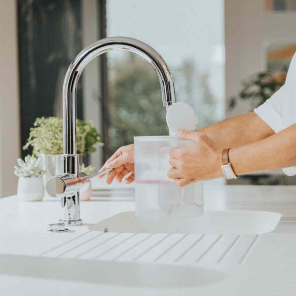 Estação de água BWT AQUAlizer 1 l para uma hidratação pura e saudável em casa. Compre agora e transforme a sua água!