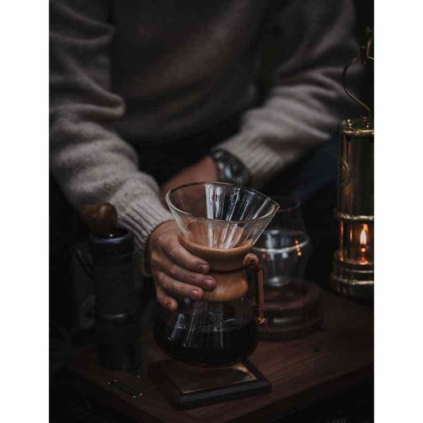 Jarro de café artesanal em vidro soprado à mão Chemex para um café perfeito em casa. Adquira já!