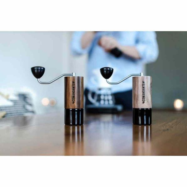 Moedor de Café Manual Commander C40 MK4 Nitro Blade - Trituração de precisão para os amantes de café exigentes. Compre online agora!