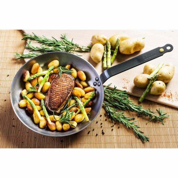 Frigideira de aço carbono de Buyer com elemento mineral B, durável e de alta qualidade para cozinhar. Aproveite a sua culinária!