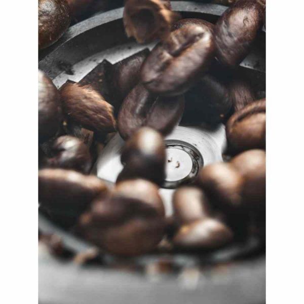 Moedor de café DeLonghi KG520.M Dedica - Moa grãos com precisão e qualidade superior para o seu café perfeito. Adquira já!