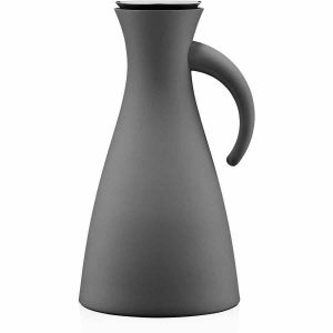 Jarro térmico Eva Solo 1,0 l, cor cinza escuro fosco, mantém bebidas quentes ou frias por horas. Ideal para uso diário ou viagens.