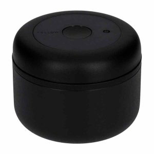 Contentor a vácuo Fellow Atmos para café em grão, em elegante aço preto fosco. Mantenha a frescura e aroma do seu café favorito. Compre já!