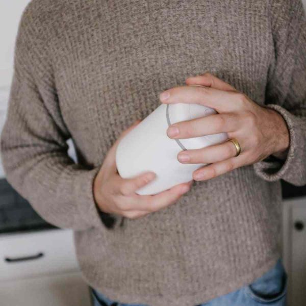 Content: Recipiente a vácuo Fellow Atmos para café, aço branco fosco - Armazene seus grãos com frescor. Compre online!