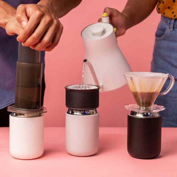 Caneca Fellow Carter em Preto Fosco 355 ml - Ideal para viagens e uso diário. Design premium e durável. Adquira já a sua!