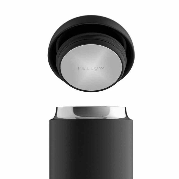 Caneca Fellow Carter Everywhere 355 ml, preto fosco - Leve para onde quiser sua caneca de alta qualidade. Aprecie cada gole com estilo!