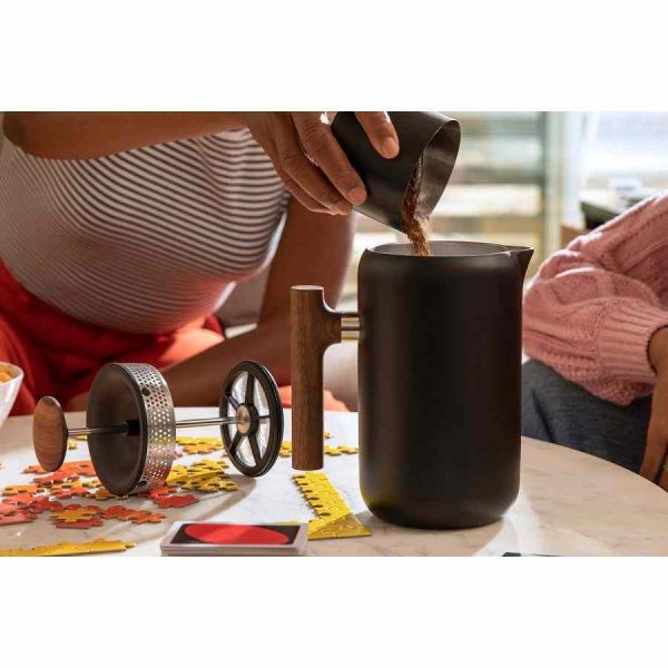 Cafeteira Francesa Fellow Clara, Nogueira - Elegância e qualidade para o seu café diário. Compre online!