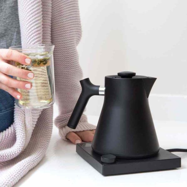 Chaleira Elétrica Fellow Corvo EKG 0,9 l - Design elegante com controle de temperatura para chá perfeito. Compre agora!