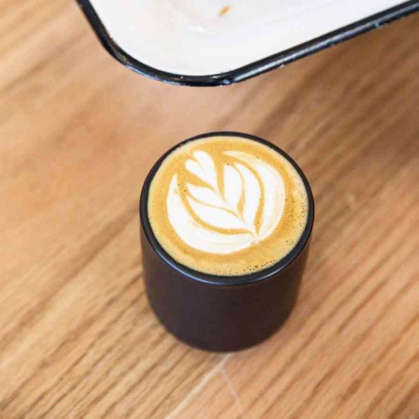 Copo Fellow Monty Milk Art 130 ml (4,5 onças) para desfrutar de bebidas requintadas. Ideal para amantes de café e leite. Compre agora!