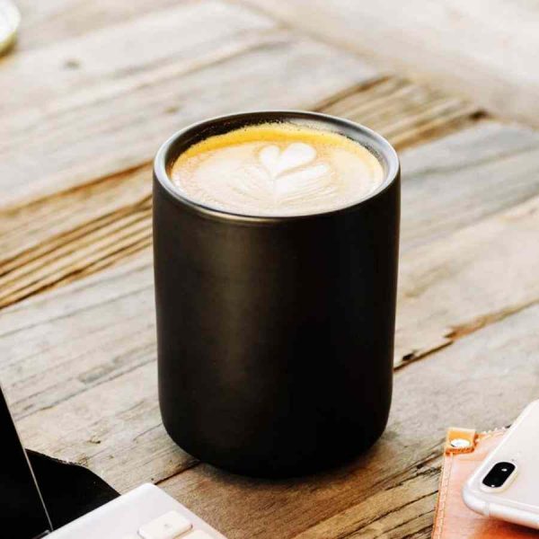 Caneca Fellow Monty Milk Art 325 ml (11 onças) - Aprecie o seu café com este copo de alta qualidade para fazer latte art. Ideal para a sua cozinha!