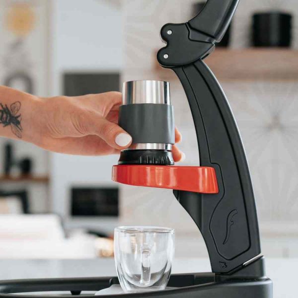 Máquina de café expresso manual clássica Flair - Desfrute do café perfeito feito em casa com esta máquina elegante e de alta qualidade. Ideal para os amantes de café exigentes. Compre agora!