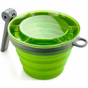 Caneca Fairshare dobrável GSI Outdoors 680 ml para acampamento e viagens - resistente e prática para desfrutar da sua bebida preferida ao ar livre.