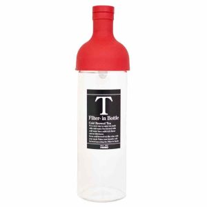 Garrafa filtrada Hario Chá Frio de 750 ml - Frescura e praticidade garantidas! Ideal para desfrutar de um chá gelado delicioso em casa.