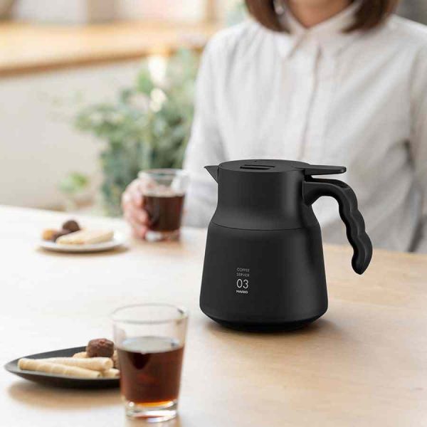 Cafeteira Hario V60-03 PLUS 800 ml em Aço Inoxidável. Ideal para preparar café de alta qualidade. Compre já este servidor isolado online!