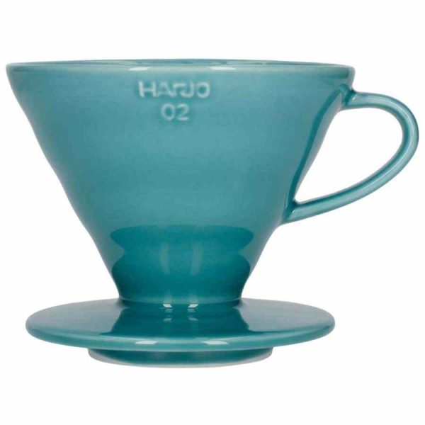 Gotejador de café em cerâmica Hario V60 tamanho 02 para extração perfeita de café fresco. Ideal para os amantes de café exigentes.