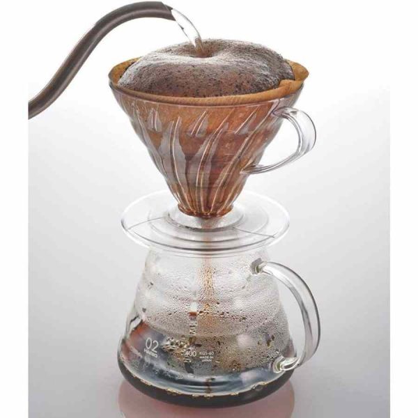 Gotejador Hario V60 Tamanho 02 em Plástico para Café - Design premium e durabilidade para uma extração perfeita de café fresco.