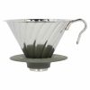 Gotejador de café Hario V60 Outdoor, metal verde fumado tamanho 02 com base de silicone - Equipamento premium para preparar café artesanal.