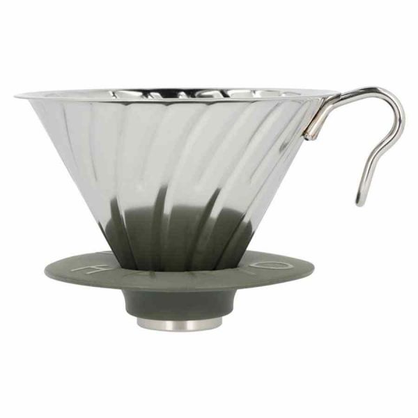 Gotejador de café Hario V60 Outdoor, metal verde fumado tamanho 02 com base de silicone - Equipamento premium para preparar café artesanal.