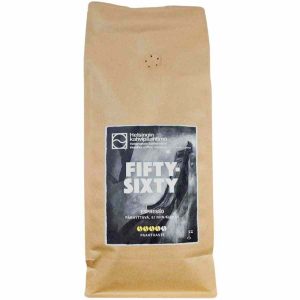 Café expresso Helsinque Coffee Roastery Fifty Sixty, torrefação de alta qualidade disponível online. Desfrute do sabor requintado!