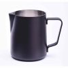 Jarro de leite JoeFrex de 350 ml com revestimento em pó para espumar leite de forma profissional. Acessório premium para baristas exigentes.