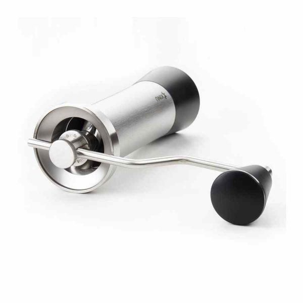 Moedor de café clássico Kinu M47 para os amantes de café exigentes. Garanta sua xícara perfeita todas as manhãs!