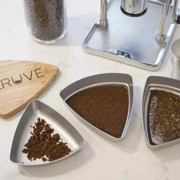 Peneira de parafuso Max em aço inoxidável para cozinhar, coar e preparar suas receitas com facilidade. Ideal para sua cozinha moderna.