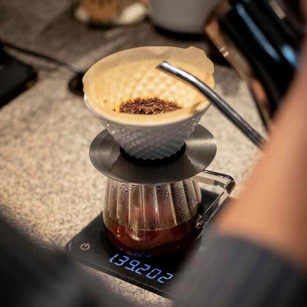 Jarro de vidro óptico Loveramics Brewer de 500 ml, elegância e qualidade para apreciar sua bebida favorita. Ideal para presentear ou uso pessoal.
