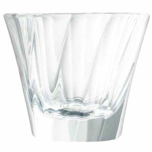 Jarra Loveramics Vidro Torcido transparente, design elegante e sofisticado para decorar a sua casa. Feita com materiais de qualidade. Compre já!