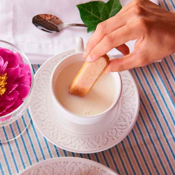 Biscoitos Savoiardi Matilde Vicenzi, ideais para sobremesas gourmet. Delicadeza e qualidade italiana para comprar online.