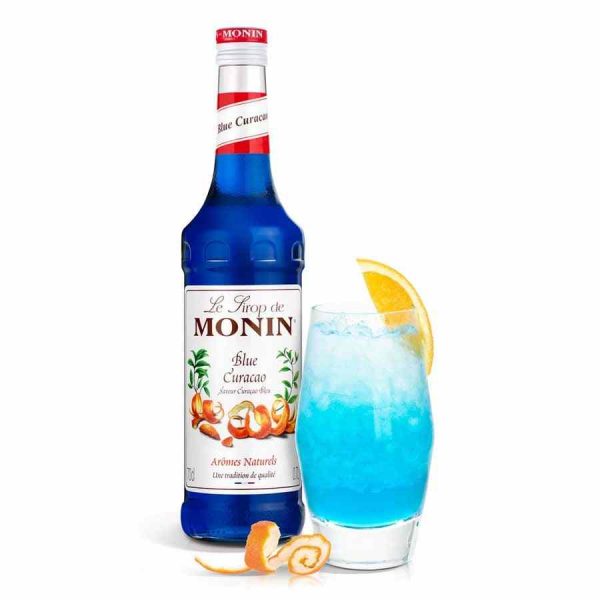 Xarope Monin Blue Curaçao 700 ml para cocktails refrescantes e deliciosos. Compre agora e adicione cor e sabor à sua bebida!