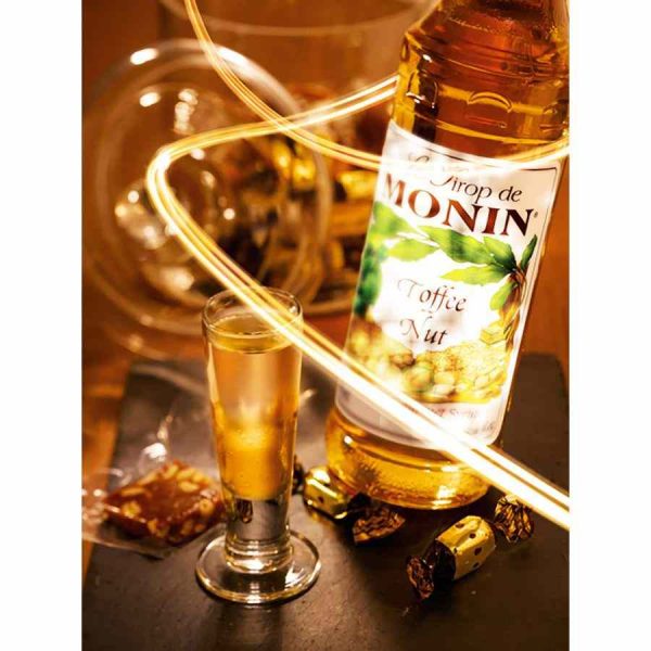 Xarope de Noz Caramelo 700 ml da Monin - Delicie-se com este xarope premium para criar bebidas incríveis em casa. Compre online já!