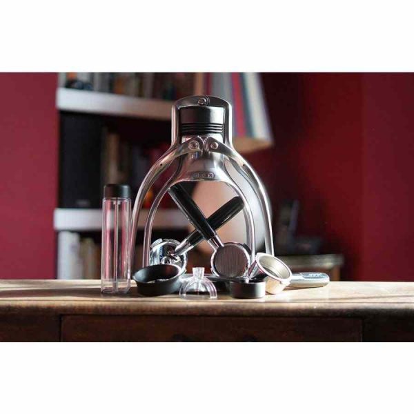 Prepare cafés deliciosos com a Máquina de Café Expresso Manual ROK EspressoGC, Edição Explorer. Desfrute do melhor café em casa!